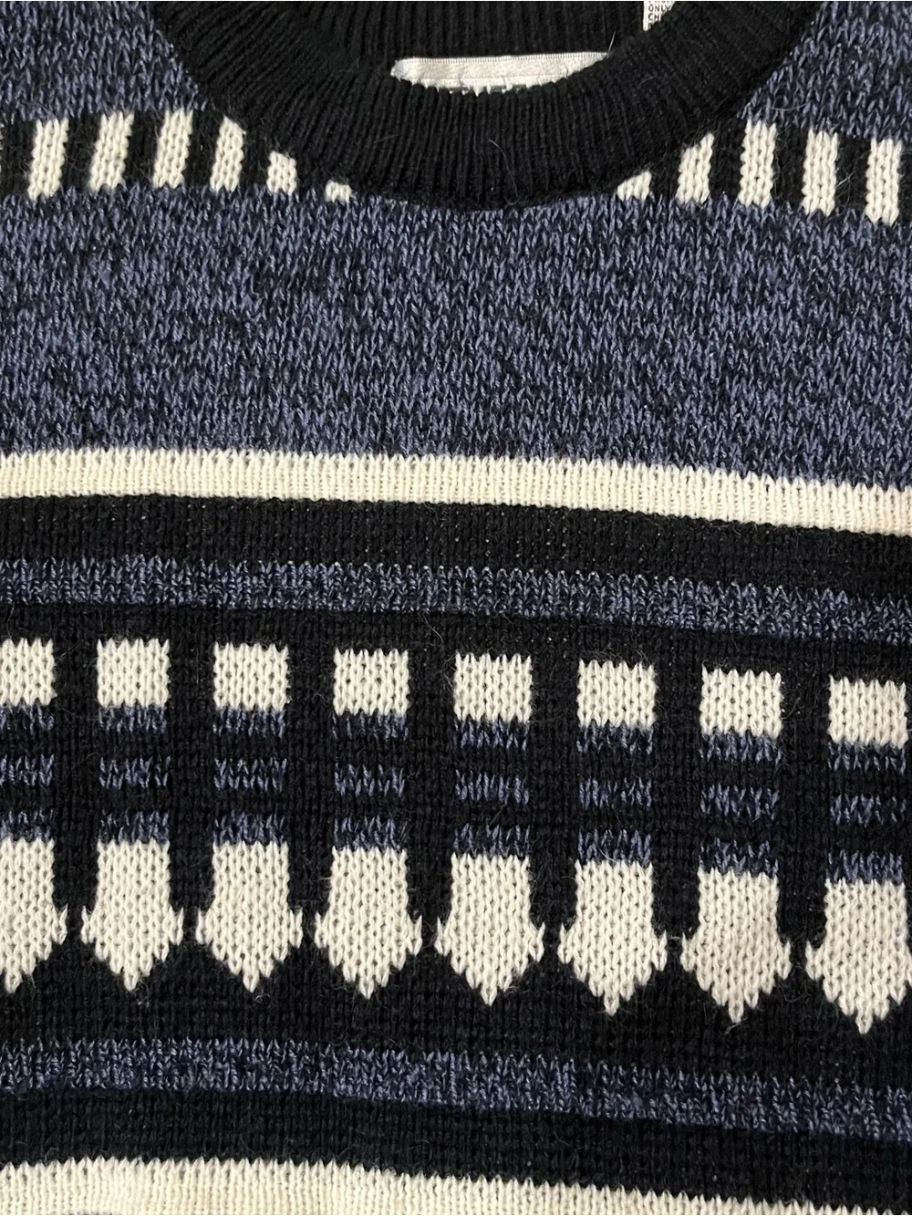 Vintage 80’s Saturdays Knit Ski Winter Sweater Abstract Blue White Men’s XL